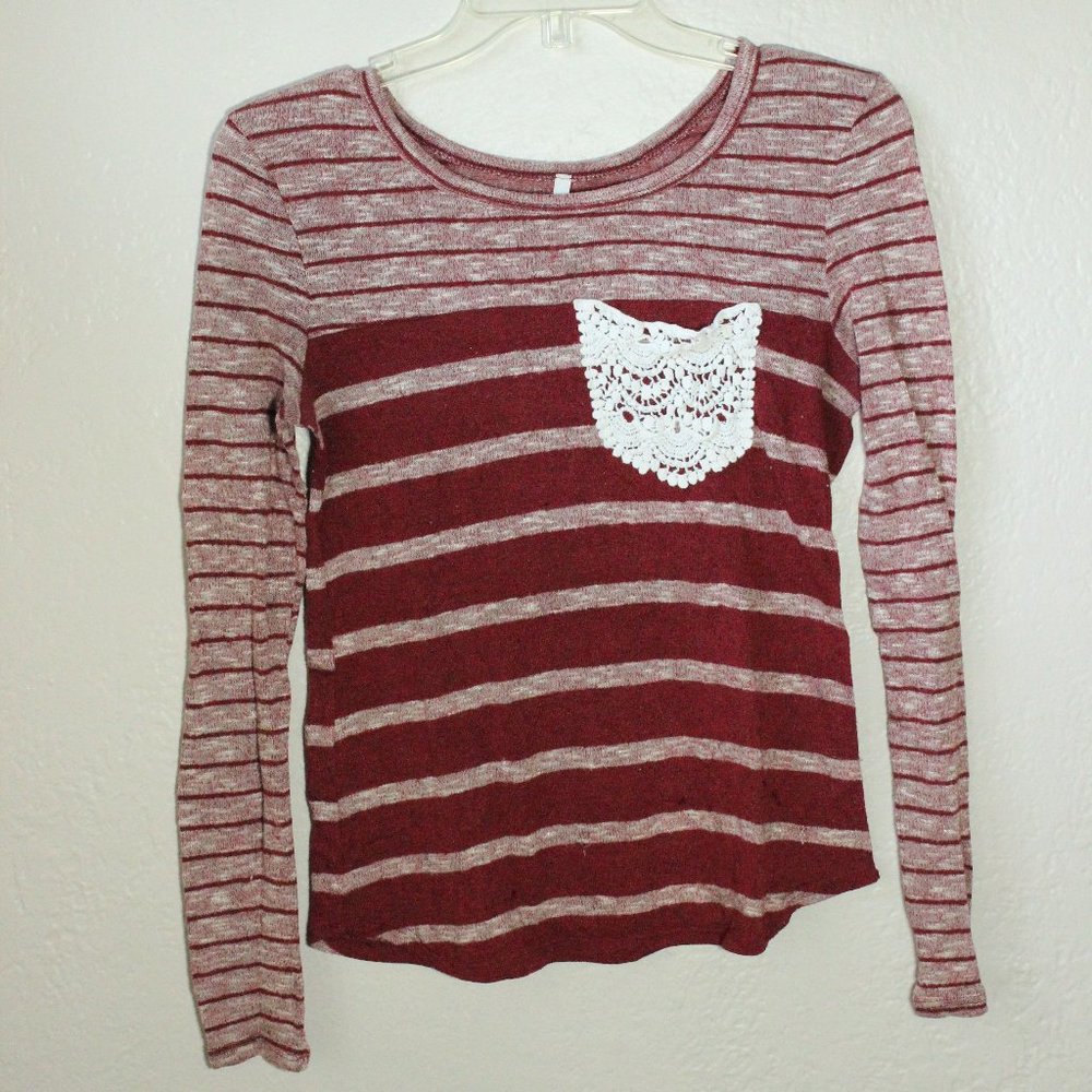 *SALE! 2/$22 or 3/$30* Striped Long Sleeve Boutique Top Red and Lace Pocket Sz S